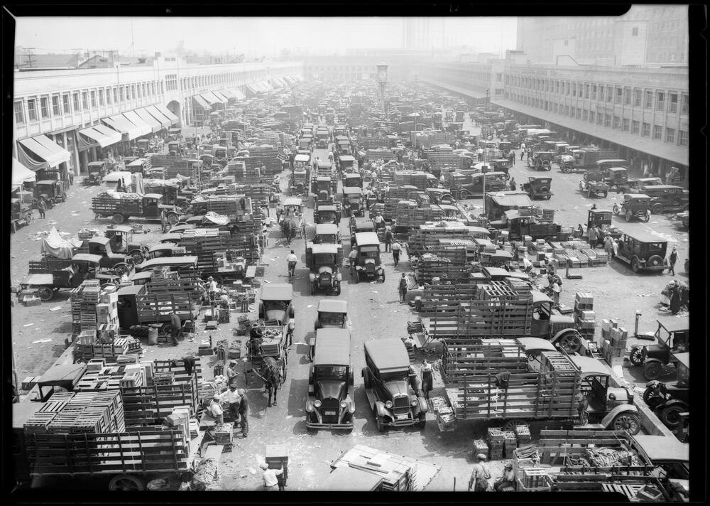 The Terminal Market at South Central Avenue and 7th Street in 1926 — trucks and stalls along the market frontage.