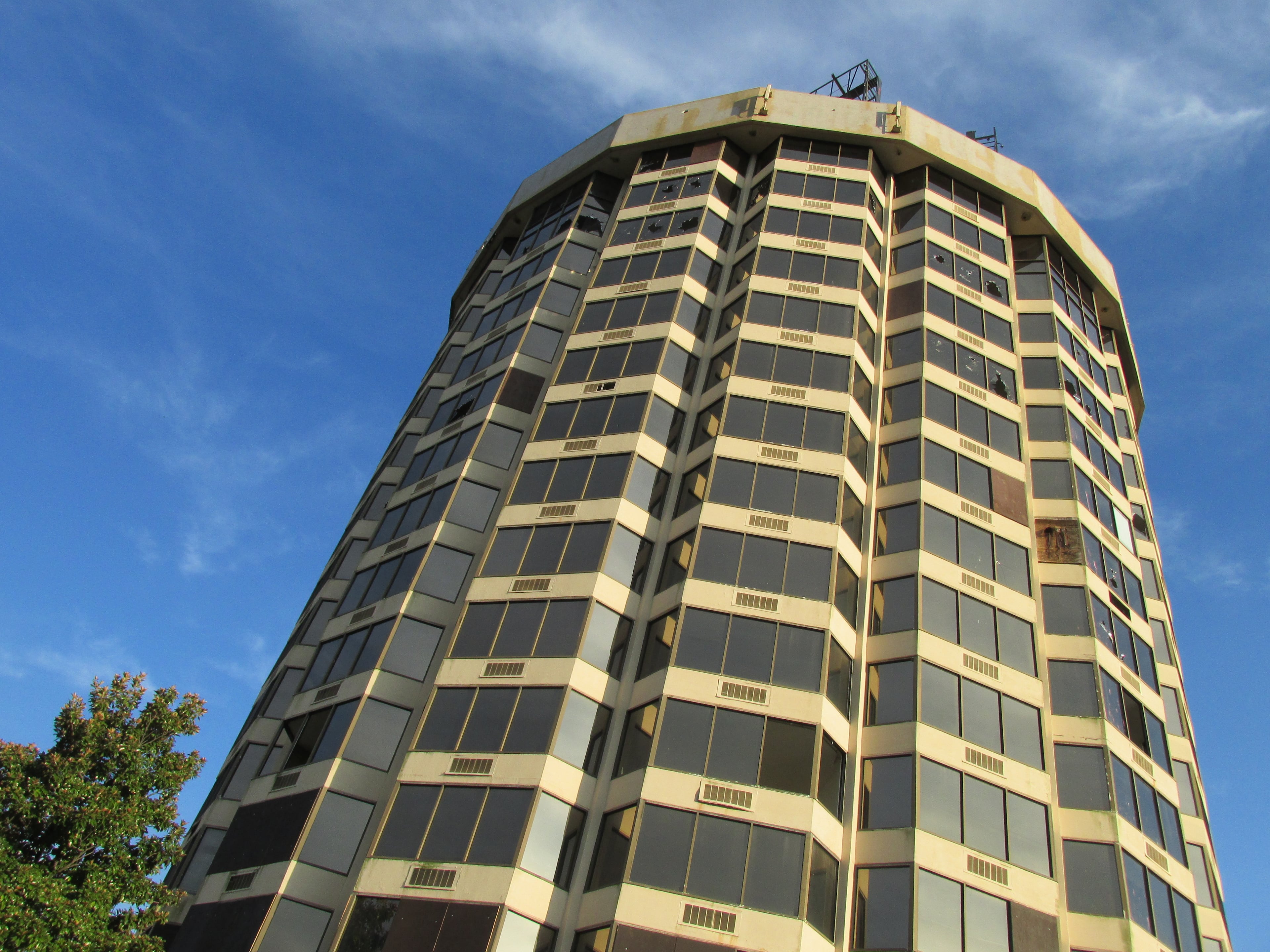 Archival photograph of Atlanta’s Presidential Hotel with its former window facade