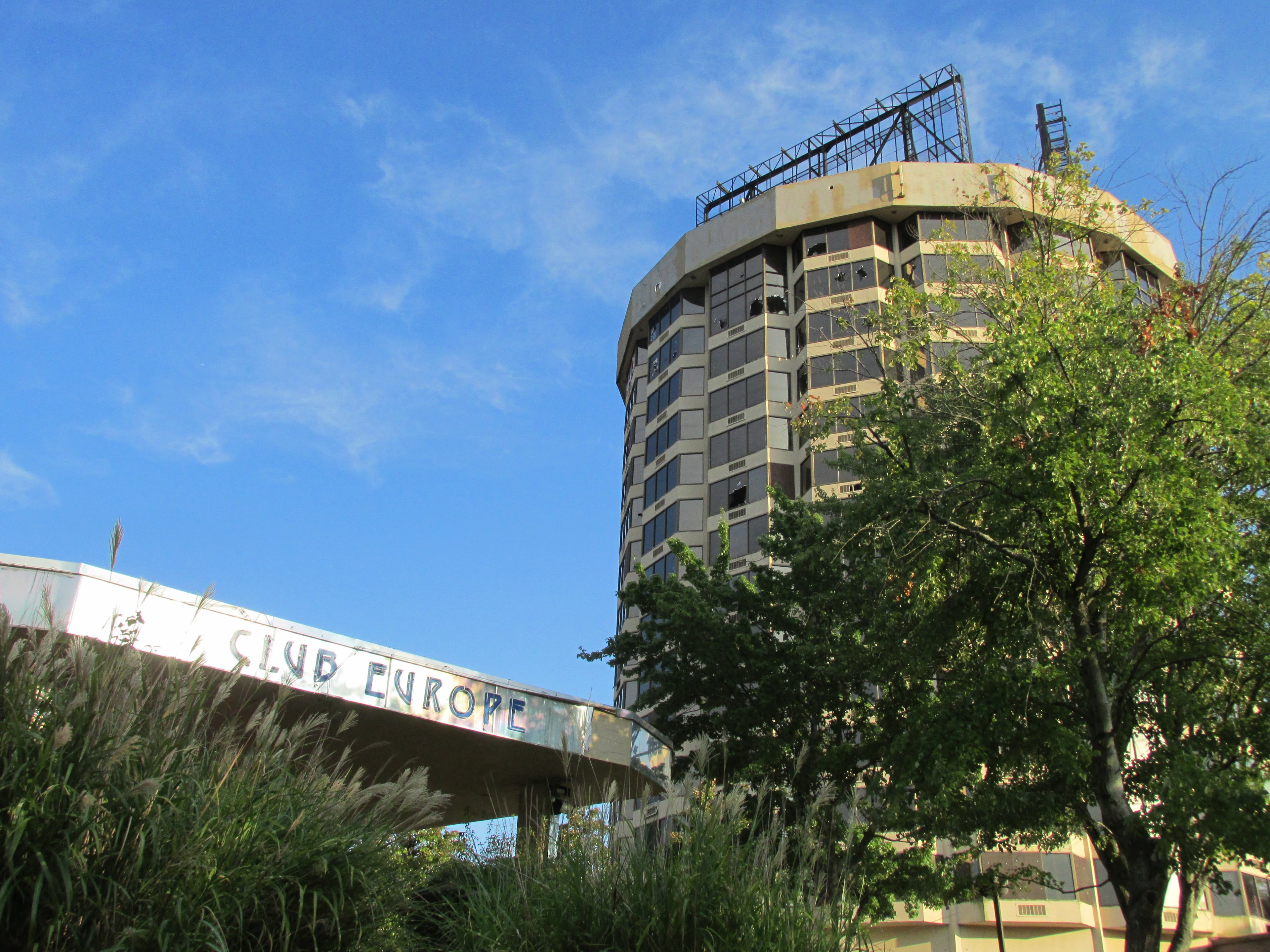 Archival view of Club Europe beside the hotel, photographed by Joshua Sharpe for AJC